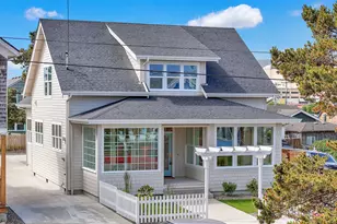 321 3rd Ave, Seaside, OR 97138 - Photo 1