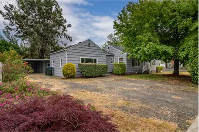 461 W Broccoli St, Roseburg, OR 97471 - Photo 1