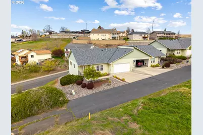810 N Main St, Pendleton, OR 97801 - Photo 1