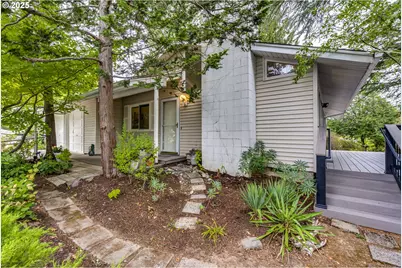 8925 SW Pinebrook Ct, Portland, OR 97224 - Photo 1