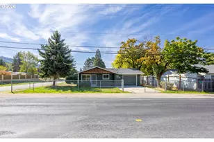 168 Walnut St, Myrtle Creek, OR 97457 - Photo 1