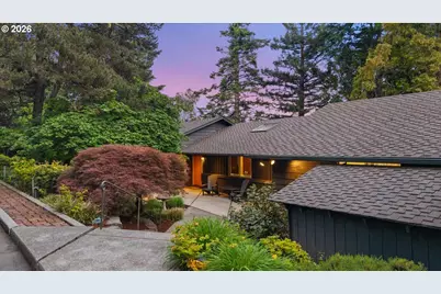 1530 SW Mitchell Ln, Portland, OR 97239 - Photo 1