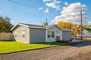 2702 N Oak St, La Grande, OR 97850 - Photo 1