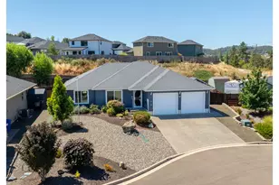 240 Braxton Ct, Roseburg, OR 97471 - Photo 1