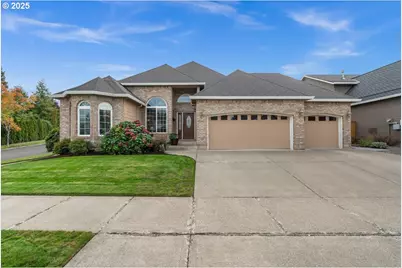 886 NE Creeksedge Dr, Hillsboro, OR 97124 - Photo 1