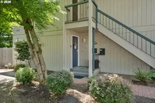 654 Cherry Dr, Eugene, OR 97401 - Photo 1
