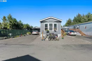 1400 Ventana Ct, Coos Bay, OR 97420 - Photo 1