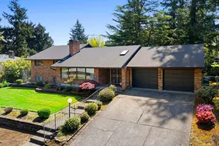 15416 NE Holladay St, Portland, OR 97230 - Photo 1