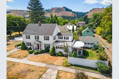 1402 3rd St, La Grande, OR 97850 - Photo 1