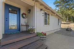 941 Colonial Rd, Roseburg, OR 97471 - Photo 1