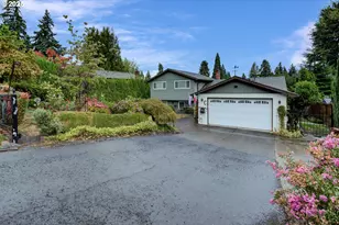 7693 SE Strawberry Ln, Milwaukie, OR 97267 - Photo 1