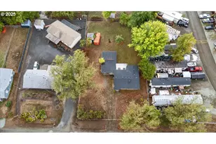 1048 Seeley St, Myrtle Creek, OR 97457 - Photo 1