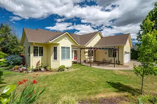 2436 SW Oakwood Ct, Dallas, OR 97338 - Photo 1