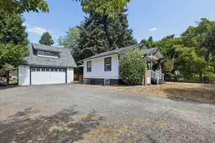 205 NW 12th St, Gresham, OR 97030 - Photo 1