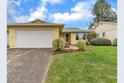 338 S Columbia Dr, Woodburn, OR 97071 - Photo 1