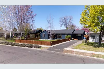 699 NE Ochoco Ave, Prineville, OR 97754 - Photo 1