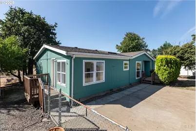 615 S 9th St, Saint Helens, OR 97051 - Photo 1