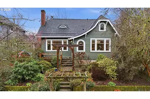 9752 N Ivanhoe St, Portland, OR 97203 - Photo 1