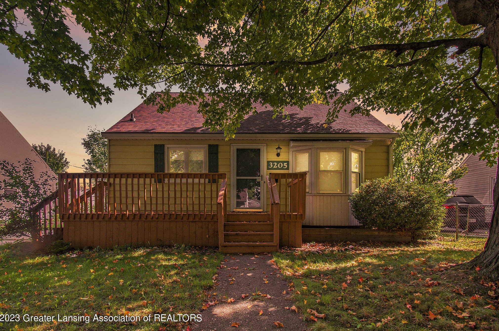 3205 Plymouth Dr, Lansing, MI 48910-3476