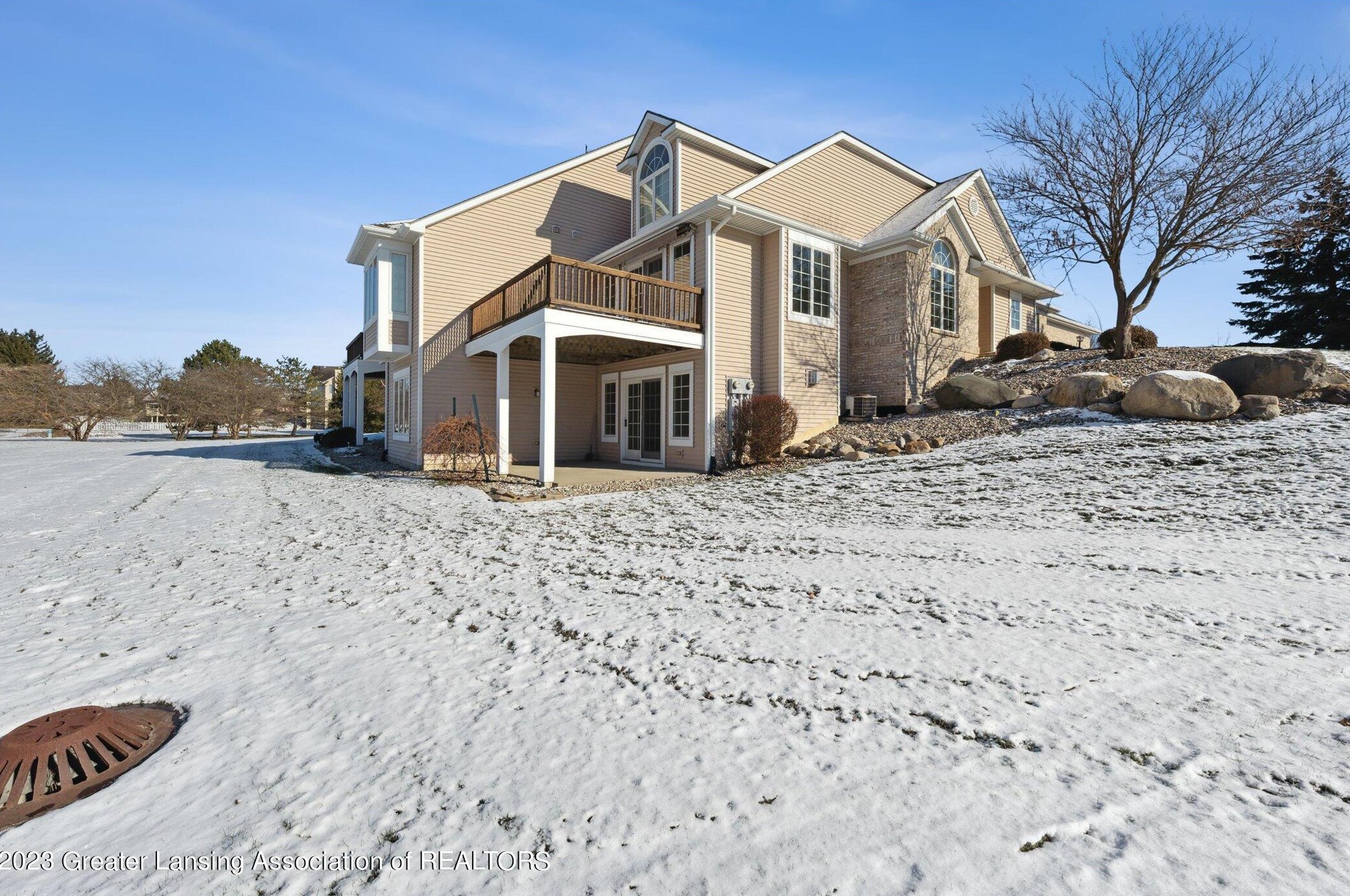 410 Burgenstock Dr, Lansing, MI 48917-3086