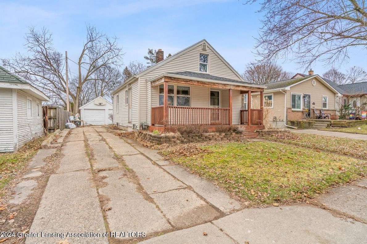 1713 Alpha St, Lansing, MI 48910-1883