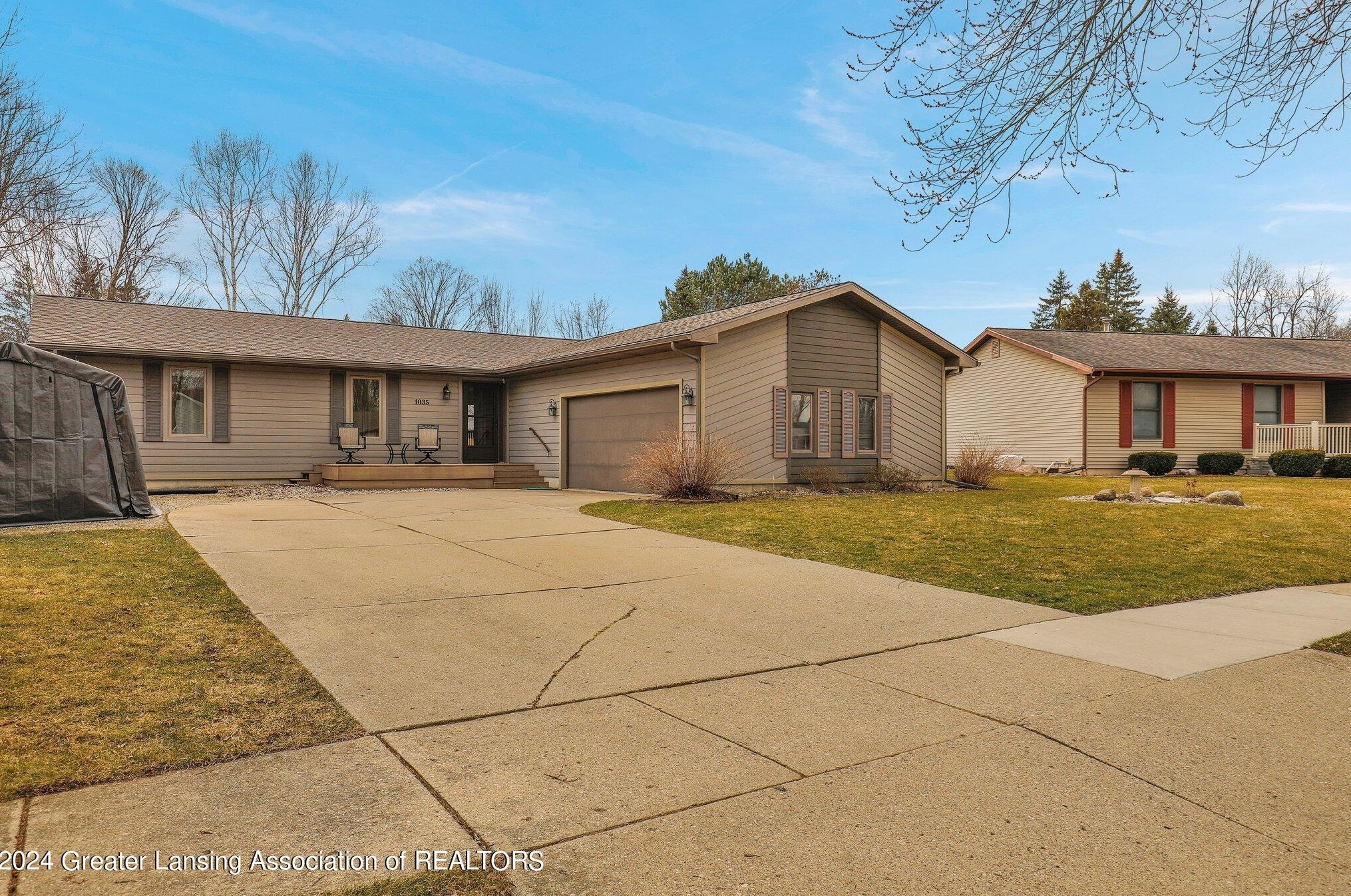 1035 Gretchen Ln, Grand Ledge, MI 48837