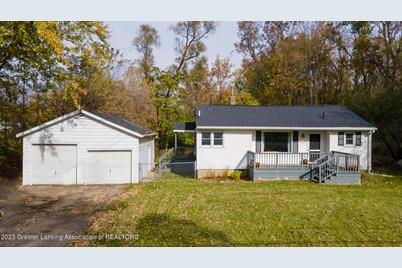 230 W Willoughby Road - Photo 1