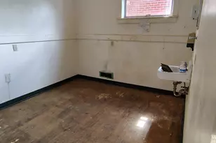 102 W Market St, Timmonsville, SC 29161 - Photo 18