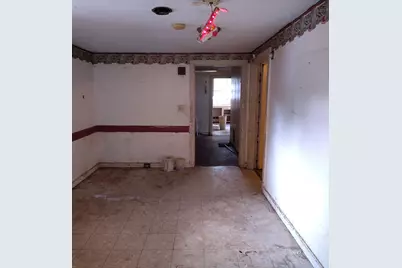 102 W Market Street, Timmonsville, SC 29161 - Photo 4