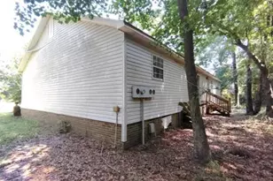 305 Bayview Cir, Hartsville, SC 29550 - Photo 8