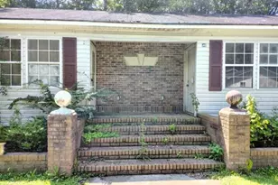 305 Bayview Cir, Hartsville, SC 29550 - Photo 2