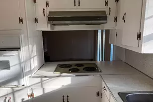 1103 Jeter St, Edgefield, SC 29824 - Photo 6