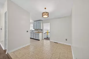 805 Long Branch Cir, Williston, SC 29853 - Photo 8