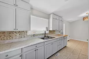 805 Long Branch Cir, Williston, SC 29853 - Photo 12