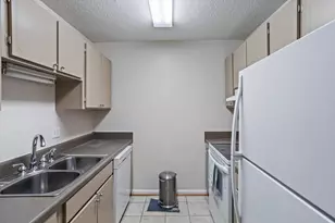 327 Laurens St SW, Aiken, SC 29801 - Photo 4