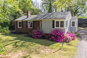 823 Sunset Dr, Greenwood, SC 29646 - Photo 2