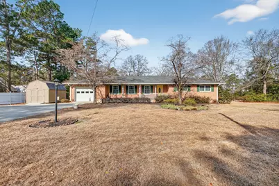 221 Gregg Avenue NW, Aiken, SC 29801 - Photo 2
