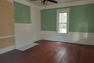 307 N Lee St, Bishopville, SC 29010 - Photo 4