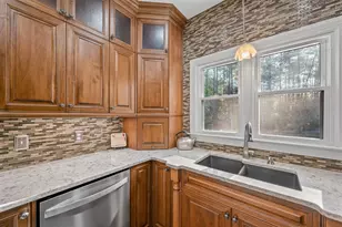 552 Woods Bend Dr, Aiken, SC 29803 - Photo 8