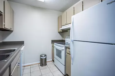 327 Laurens Street SW #Apt E9, Aiken, SC 29801 - Photo 10