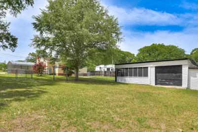 261 Myrtle Street, Gloverville, SC 29828 - Photo 4