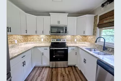 217 Holmes Street, Edgefield, SC 29824 - Photo 6