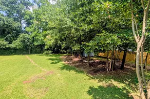 217 Holmes St, Edgefield, SC 29824 - Photo 32