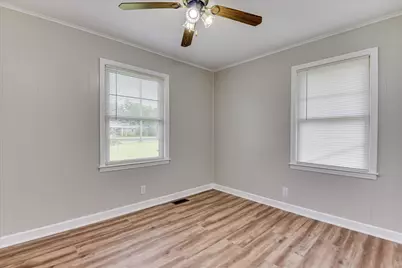 217 Holmes Street, Edgefield, SC 29824 - Photo 10