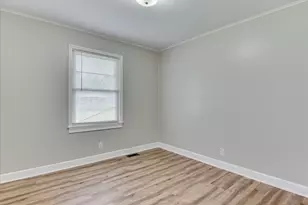 217 Holmes St, Edgefield, SC 29824 - Photo 12