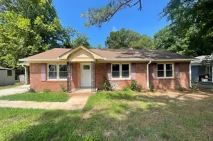 425 Rosa Hill St, Edgefield, SC 29824 - Photo 1