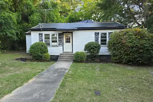 212 Bradham Ave, Manning, SC 29102 - Photo 1