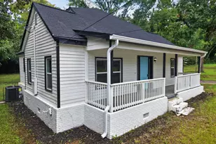 447 Glover St, Edgefield, SC 29824 - Photo 2