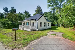 447 Glover St, Edgefield, SC 29824 - Photo 1