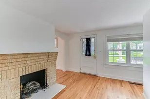 208 W Terrace St, Edgefield, SC 29824 - Photo 6